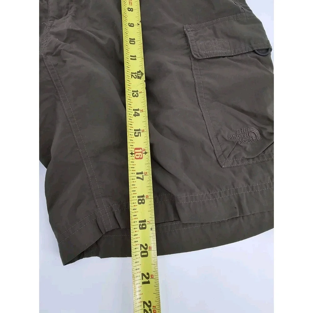 The North Face‎ Cargo Green Shorts Mens Large Nylon Stow Pocket